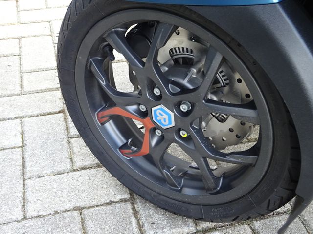 piaggio - mp3-530-hpe-advance-exlusive
