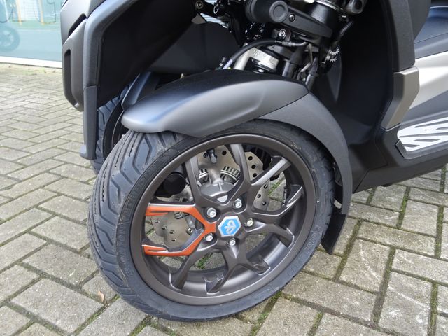 piaggio - mp3-530-hpe-advance-exlusive