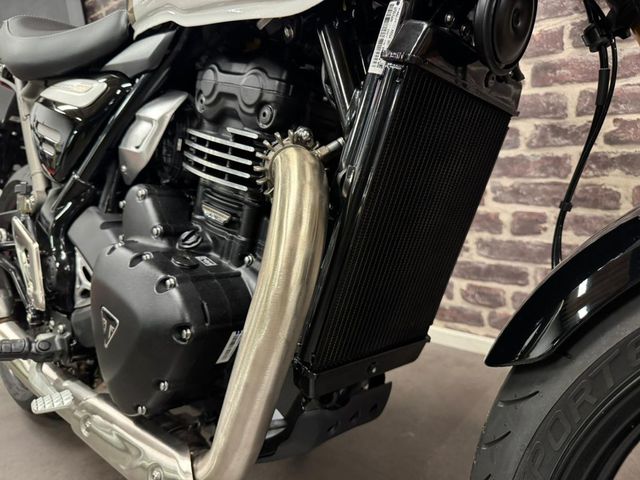 triumph - speed-400
