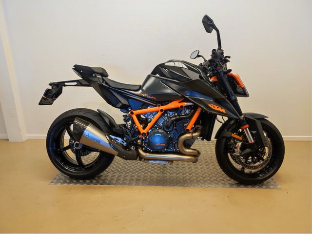 ktm - 1290-super-duke-r