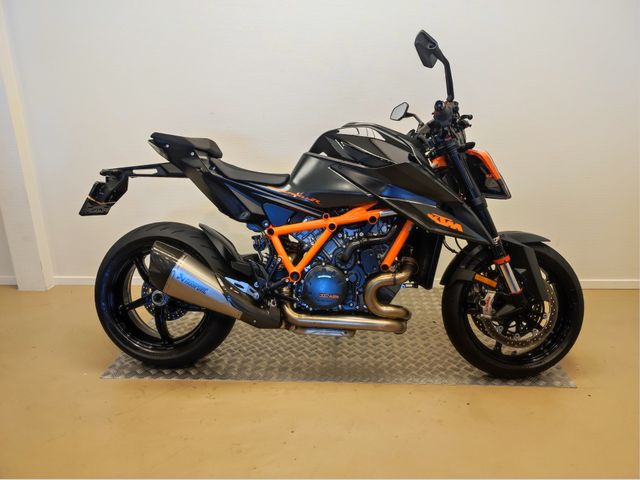 ktm - 1290-super-duke-r