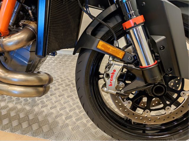 ktm - 1290-super-duke-r