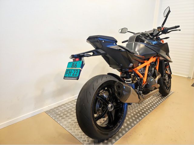 ktm - 1290-super-duke-r