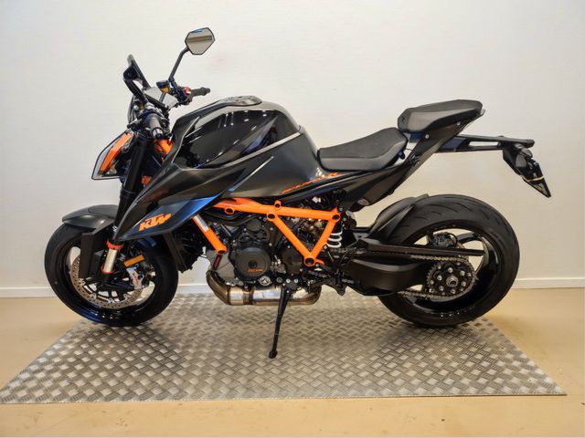 ktm - 1290-super-duke-r