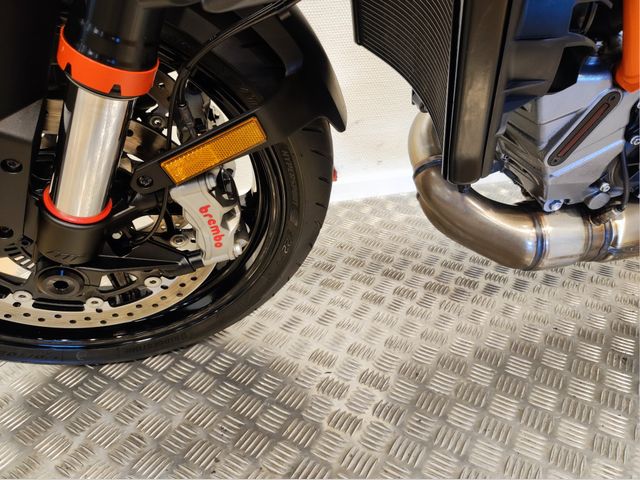 ktm - 1290-super-duke-r