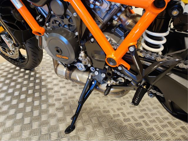 ktm - 1290-super-duke-r