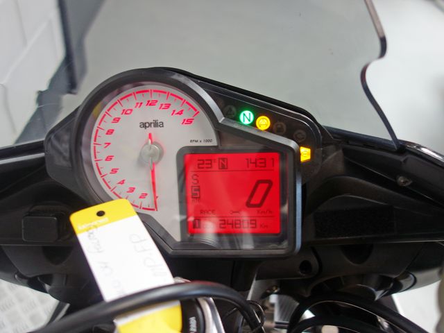 aprilia - tuono--v4-1100-factory