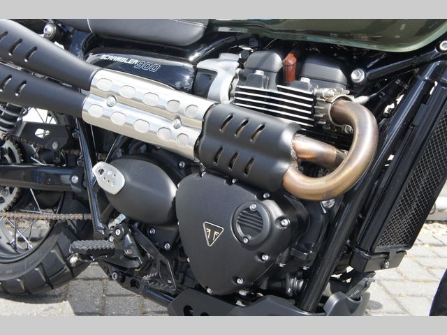triumph - scrambler-900-chrome-edition