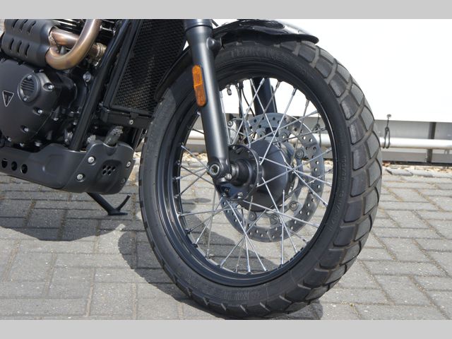 triumph - scrambler-900-chrome-edition