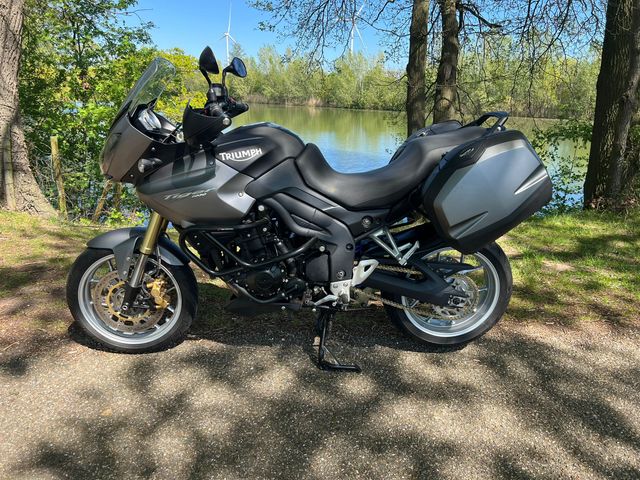 triumph - tiger-1050-abs