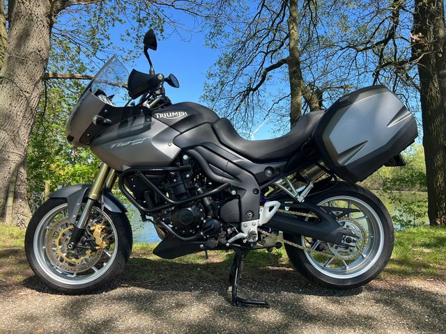 triumph - tiger-1050-abs