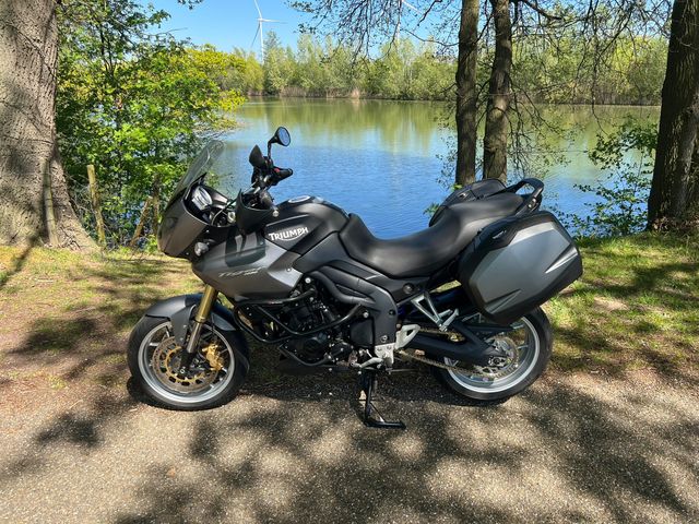 triumph - tiger-1050-abs