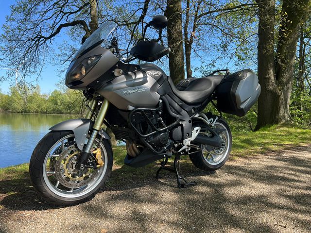 triumph - tiger-1050-abs