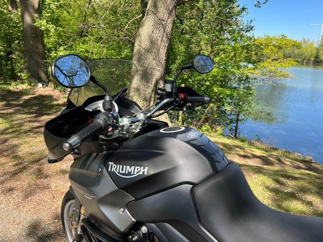 triumph - tiger-1050-abs
