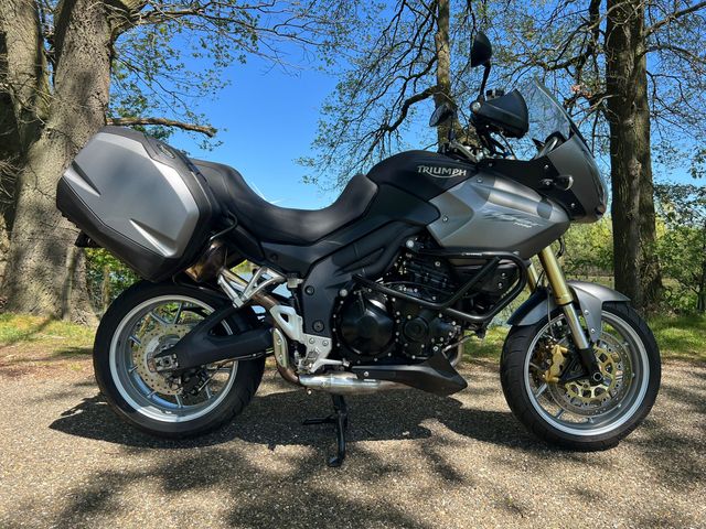 triumph - tiger-1050-abs