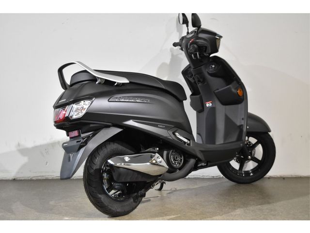 suzuki - address-125