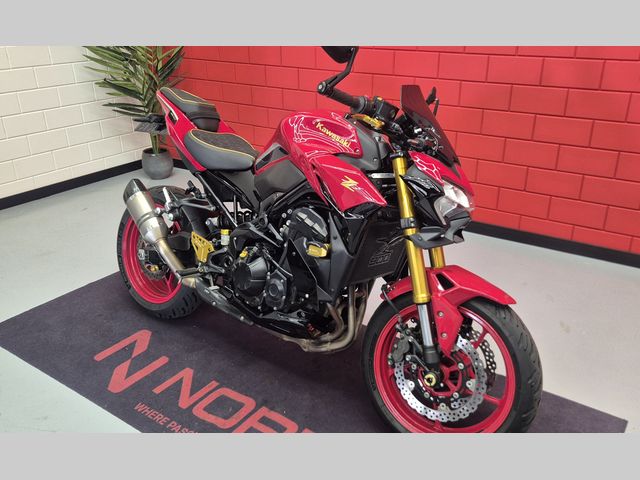 kawasaki - z900