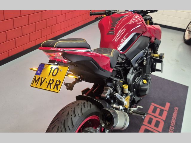 kawasaki - z900