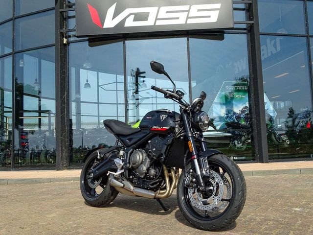 triumph - trident-660