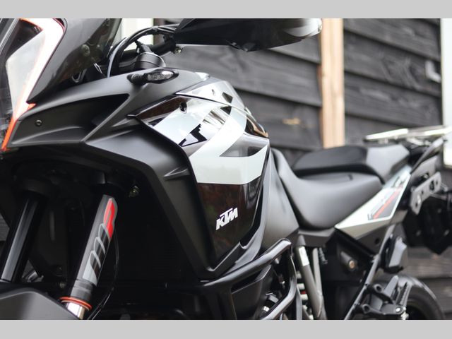 ktm - 1290-super-adventure-s