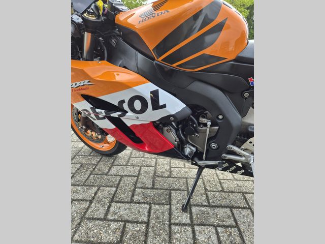 honda - cbr-1000-rr-fireblade