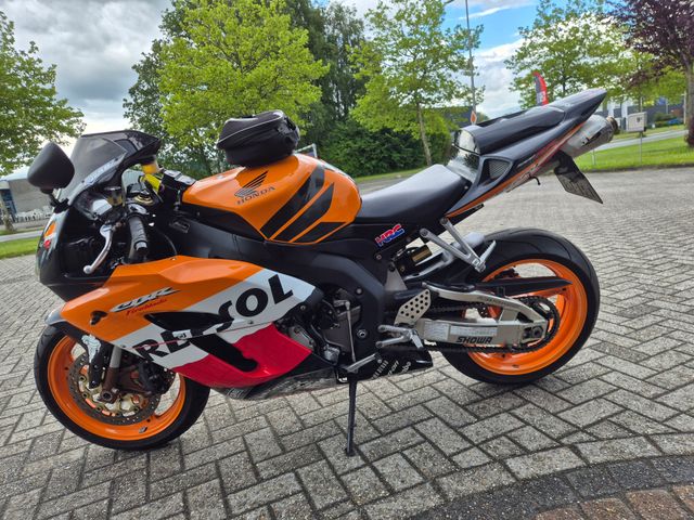 honda - cbr-1000-rr-fireblade