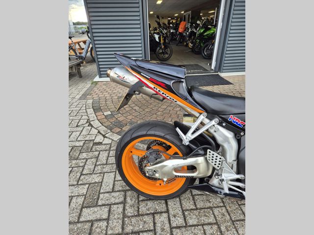 honda - cbr-1000-rr-fireblade