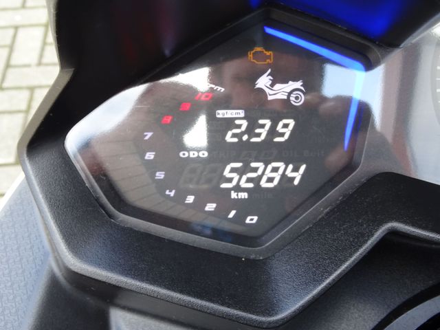 kymco - ak-550