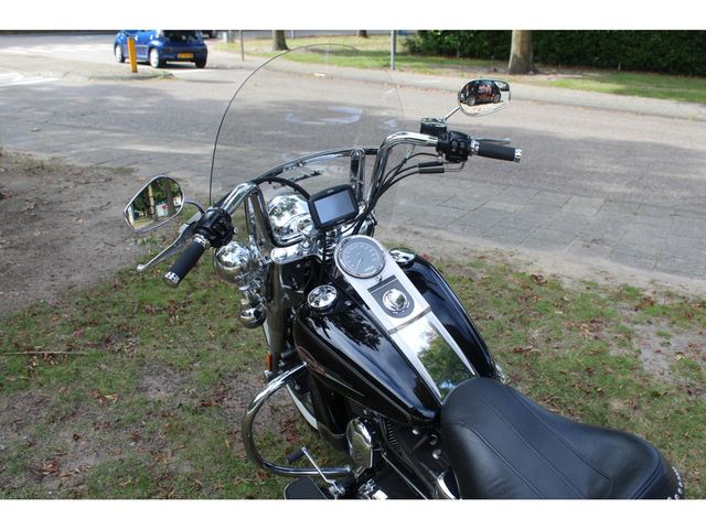 harley-davidson - heritage-softail-classic-flstc