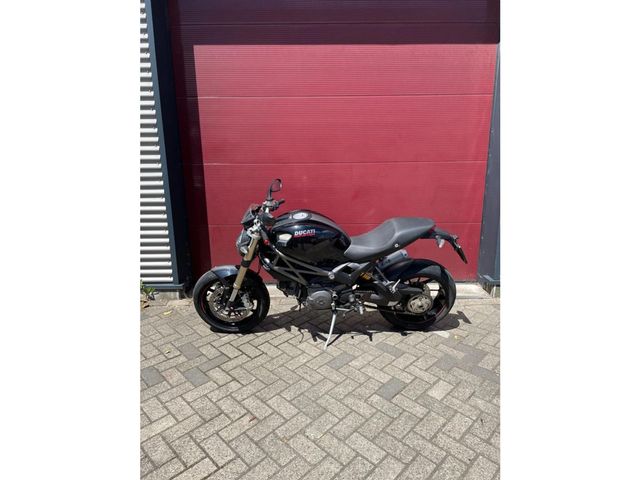 ducati - m-1100-evo