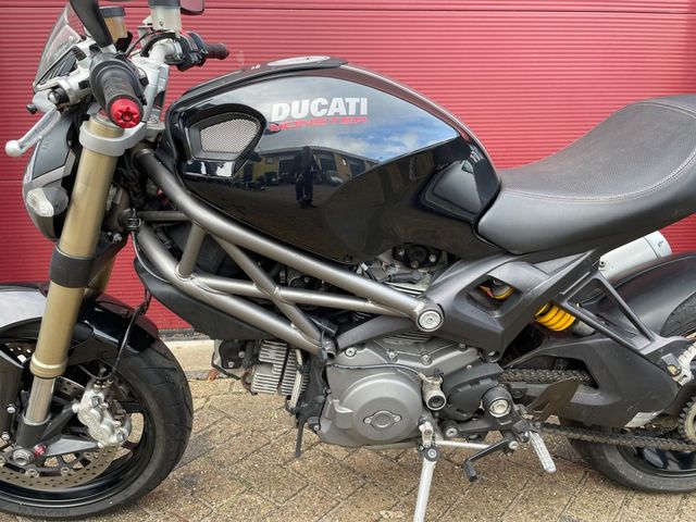 ducati - m-1100-evo