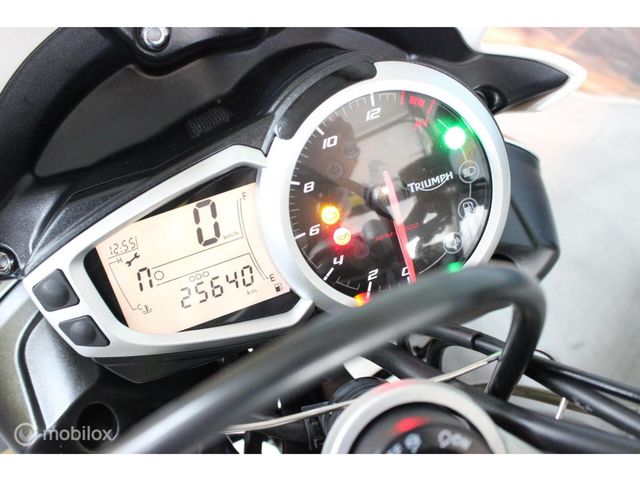 triumph - street-triple