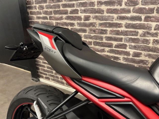 triumph - street-triple-r