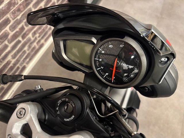 triumph - street-triple-r