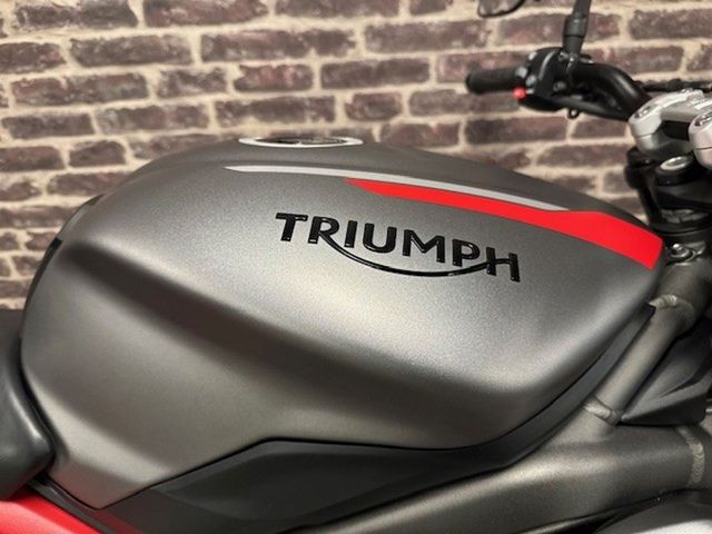 triumph - street-triple-r