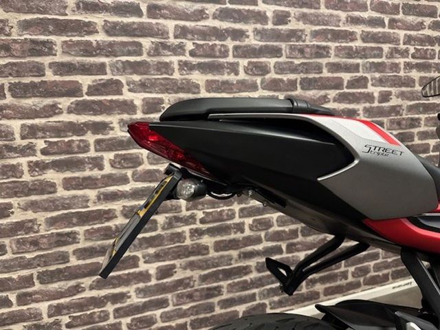 triumph - street-triple-r