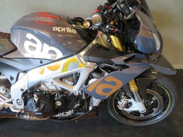 aprilia - tuono-v4-r-aprc