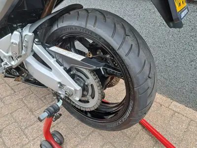 SUZUKI GSR 600 A – foto 3