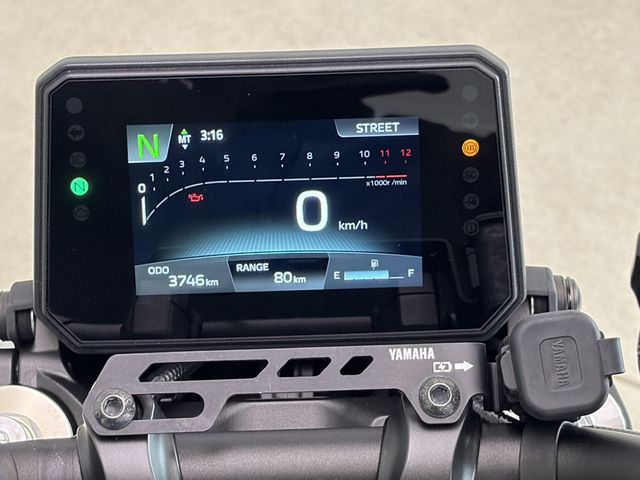 yamaha - mt-09-y-amt