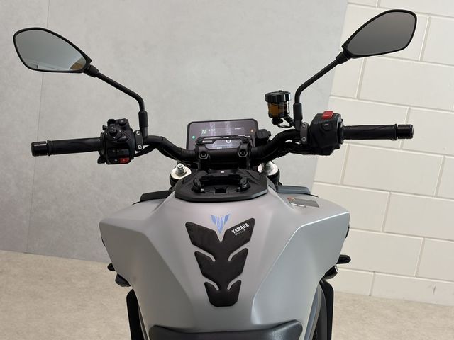 yamaha - mt-09-y-amt