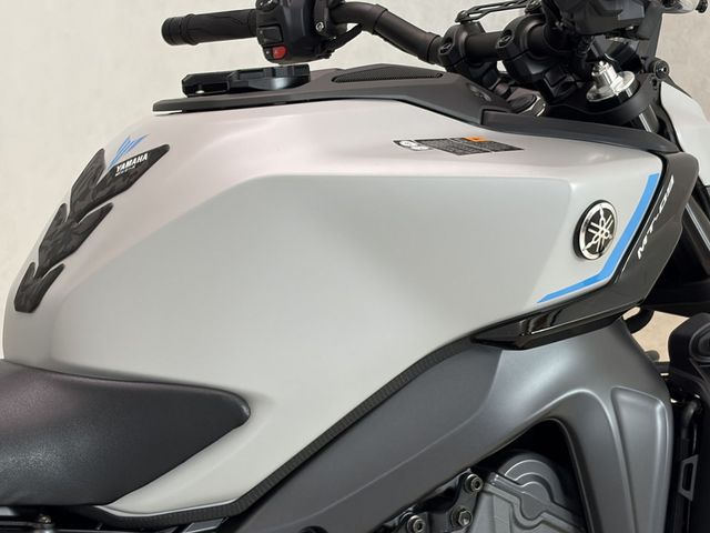 yamaha - mt-09-y-amt