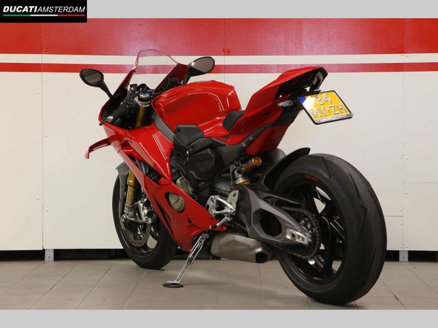 ducati - panigale-v4-s