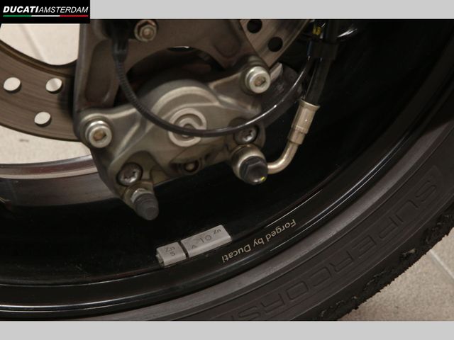 ducati - panigale-v4-s