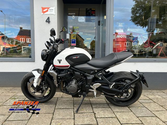 triumph - trident-660