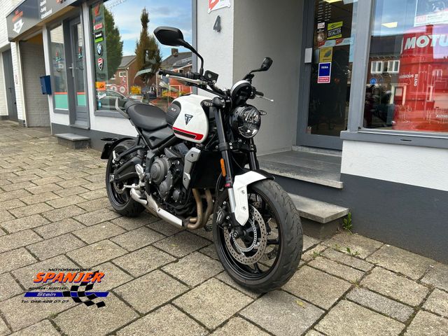 triumph - trident-660