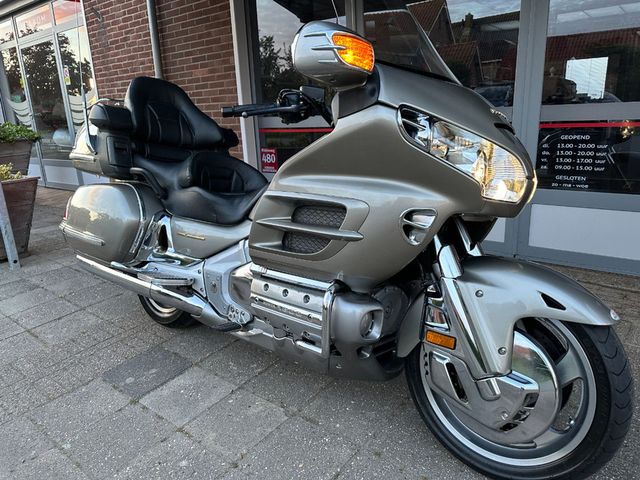 honda - gl-1800-goldwing