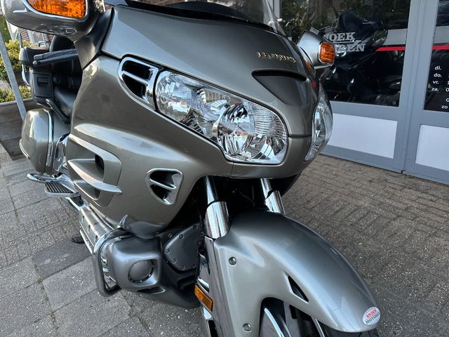 honda - gl-1800-goldwing
