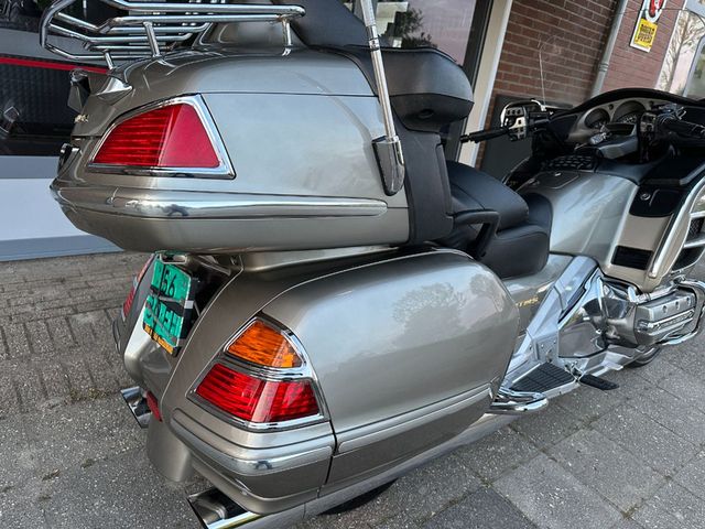 honda - gl-1800-goldwing