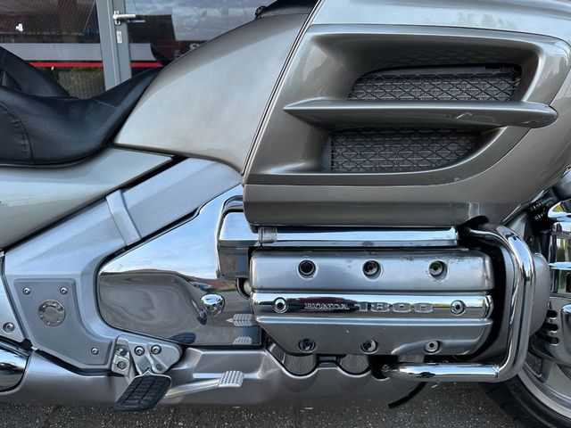 honda - gl-1800-goldwing