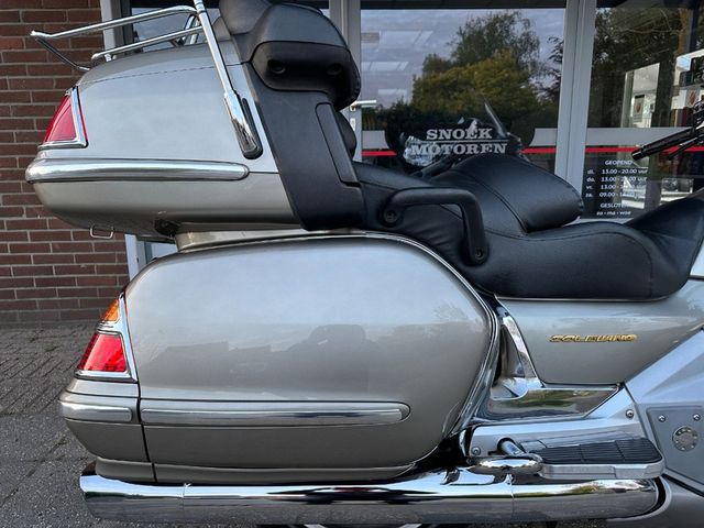 honda - gl-1800-goldwing